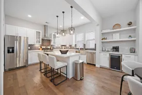 Modern Heights Townhome|3BR/3.5BA| Walk to 19th St - Image 3