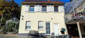 Spacious 4-room apartment with terrace and garden - Image 2