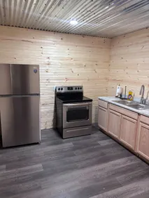 cozy country cabin with 35 acres. trailer parking - Image 4