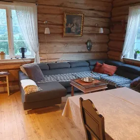 Newly renovated log house - Image 2