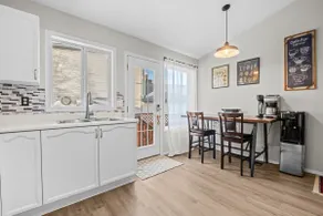 Family House SW Calgary Spruce Meadows SLEEP 10 - Image 5