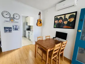 Coastal Beatles Retreat | Near Glenelg & Airport - Image 2