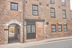 The Old Bakehouse, central historical Beverley - Image 4