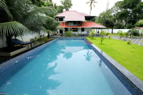 MeadowView Cottage Marari - Image 2