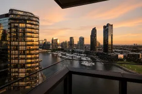 Docklands Waterfront Luxury 180° Views | Pool, Gym - Image 3