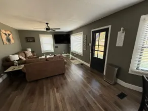 Cozy 2 Bedroom House - Image 5