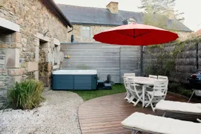 House with Jacuzzi, city center and port within walking distance - Image 4