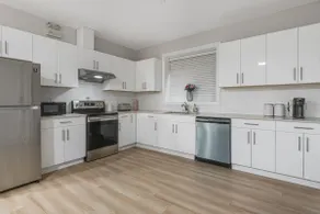 Spacious private 1BR Suite | White Rock 30 min yvr - Image 5