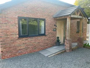 Brand new three bedroom luxury bungalow - Image 4