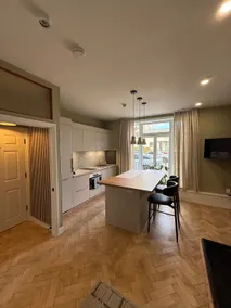 Luxury apartment- in central Cheltenham - Image 3