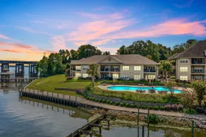 LuxuryGrndFloorCornerLakeViewPoolGolfFishBoatParks - Image 5