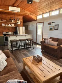 Black Dog Cabins at Rend Lake/ Paws and Unwind - Image 5