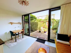 Private guest suite with garden in Amsterdam - Image 5