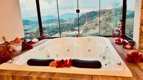 Cabin with heated pool, Jacuzzi and fireplace - Image 2