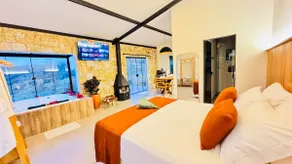 Cabin with heated pool, Jacuzzi and fireplace - Image 3