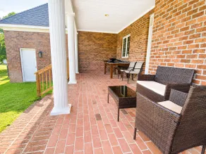 Discover Small-Town Charm and Southern Hospitality - Image 3