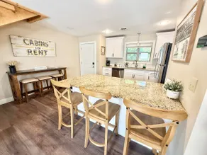 Serene Retreat 2BR 2BA/Sleeps 4/Pool/Hot tub - Image 4
