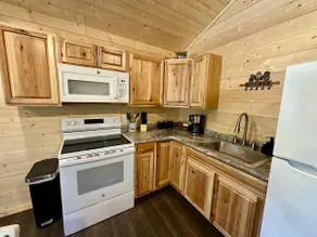 Beaver Creek Cabins - Cabin 3 - Image 5