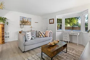 Cozy Cottage, Near Airport and downtown - Image 3