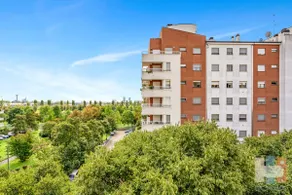 PE19 - Bright & Modern Apartment with Park View - - Image 4