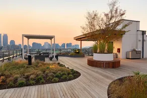 SOLIS Capitol Hill - Stunning Condo Near it All! - Image 4
