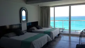 Oceanfront suite in unbeatable location - Image 2