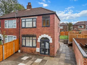 3 Bedroom House 4 beds free parking 2SD - Image 2