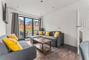 3 Bedroom House 4 beds free parking 2SD - Image 5