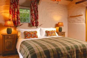 Cottage Orné: Ploughman's - Image 4