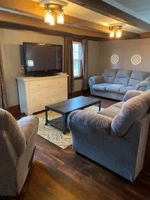 Peaceful Farm Stay with a Meadow View - Image 2