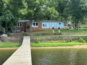 Lakeside Luxe - Image 2