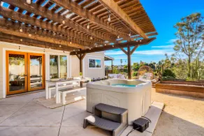 The Oasis by Coastline Vacation Rentals - Image 2
