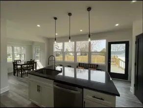 Century lake house - Image 4