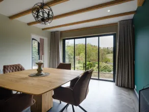 Luxury 5 Bed Lake House that Sleeps 10 - Image 4