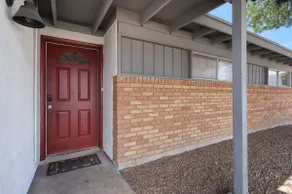 Spacious home ~ Great Freeway Access ~Sleeps 12~ - Image 2
