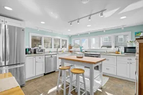 Coastal Cottage l Near Mystic in Stonington Boro - Image 4