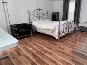 Studio Apt near Palmer Sq - Image 2