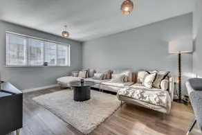 Lovely 2-Bed House with parking - Image 5