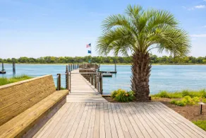 4BR Beaucoast | Walk to Pool + Downtown - Image 3
