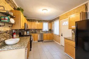 4 Bed 2 Bath Private House Near SU & Restaurants - Image 4