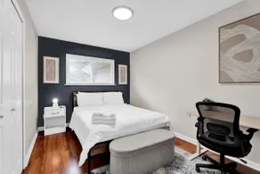 Cozy 5BD Oasis | Near Troy/Sterling - Image 4