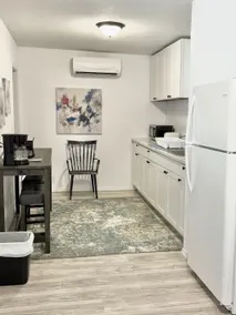 Easy living, near downtown. - Image 5