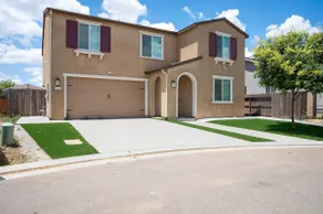 Spacious home for large group - Image 2