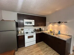 Relaxing & Private Apartment - Image 3