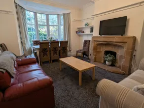 5BR Spacious Contractor Home, Parking for 2 vans - Image 4