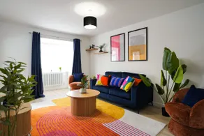 3-Bed House | Sleeps 5 | Bedford - Image 3