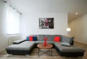 100m²Apartment| Business & Family Friendly|Parking - Image 2