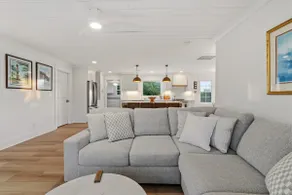 Private Luxe Beach Escape. 1 minute walk to Beach! - Image 2