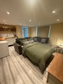 Stansted Escape with Hot Tub, TV & Nature Walks - Image 5
