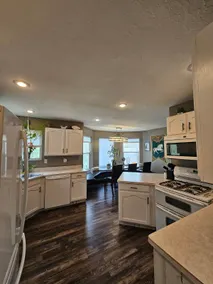 2BR • Full Kitchen • Spacious Stay • Middle Earth - Image 5